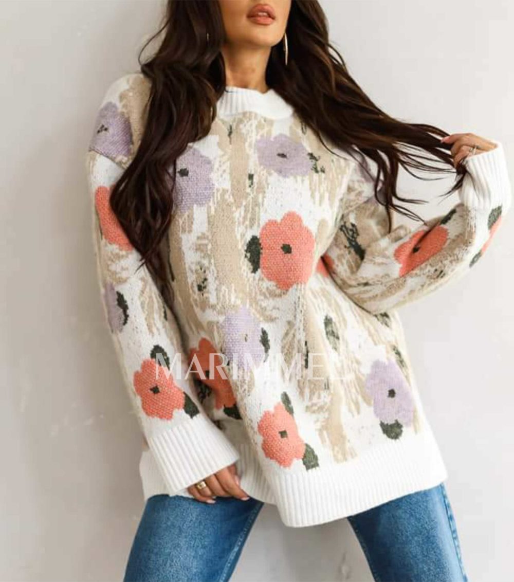 Vlnený sveter s kvetovaným vzorom.