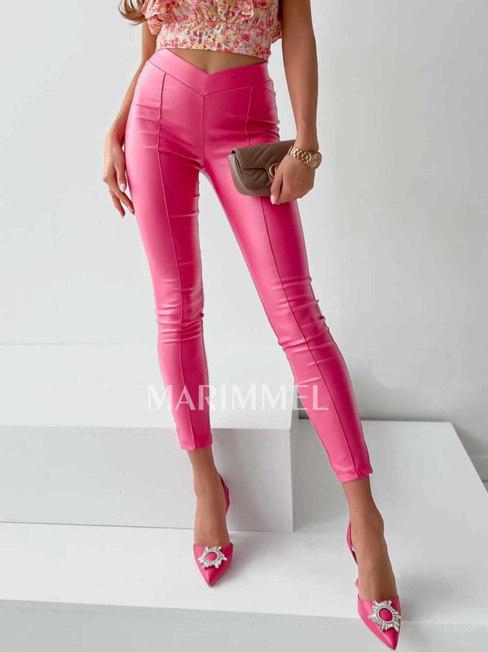 Ružové koženkové nohavice